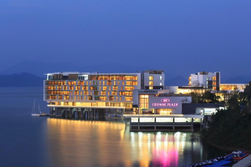Crowne Plaza Huangshan Taiping Lake, An Ihg Hotel Eksteriør bilde